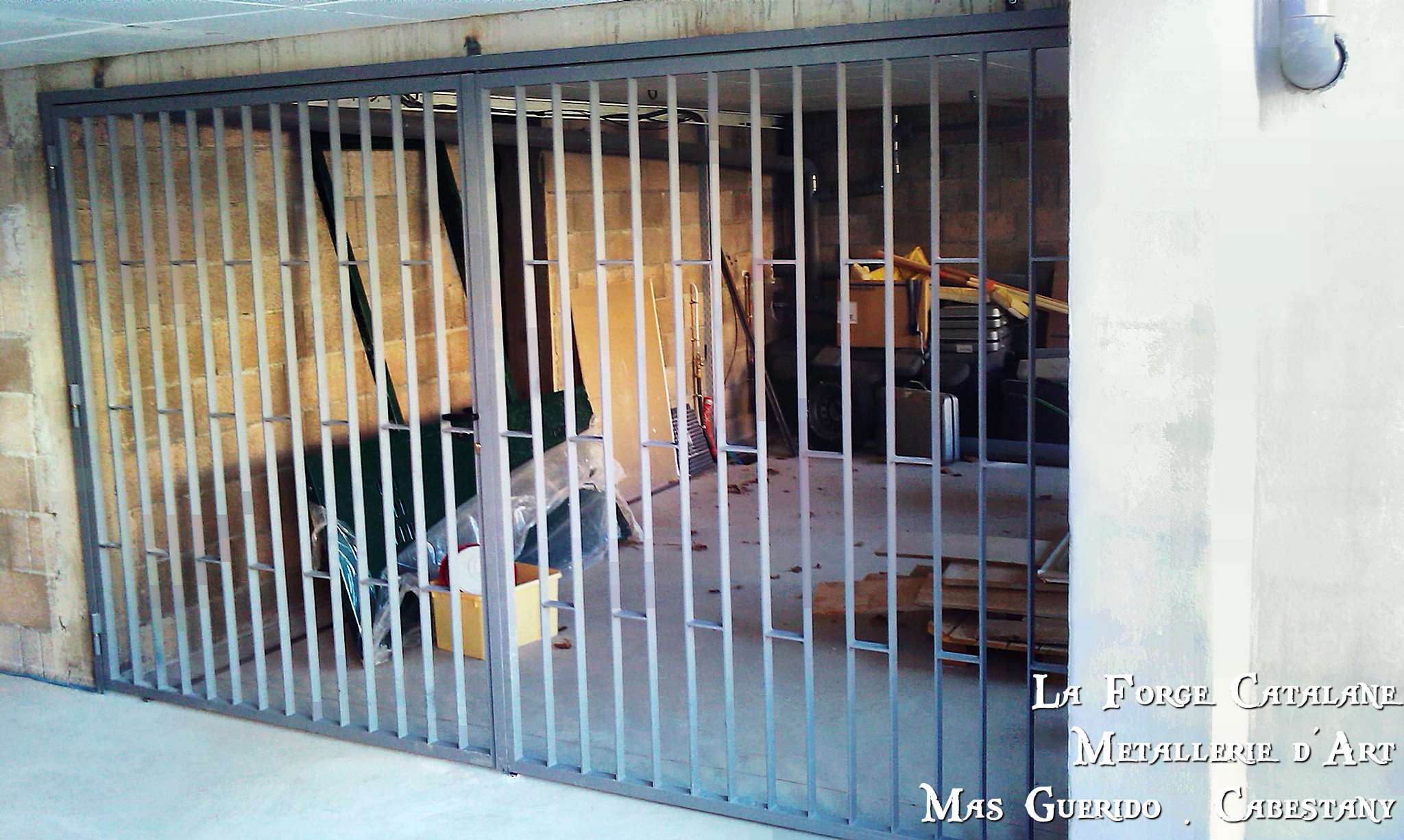 grille articulee moderne forge catalane.jpg